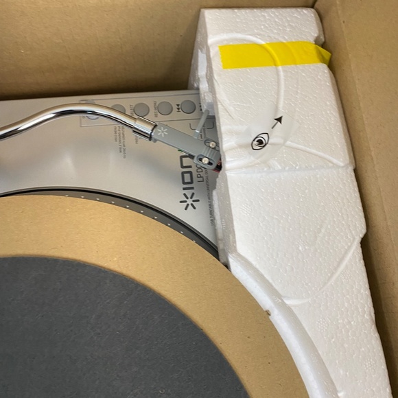 ION LP Dock USB Turntable LP to digital converter, USB-IPOD-Recording IN Box - Picture 14 of 17